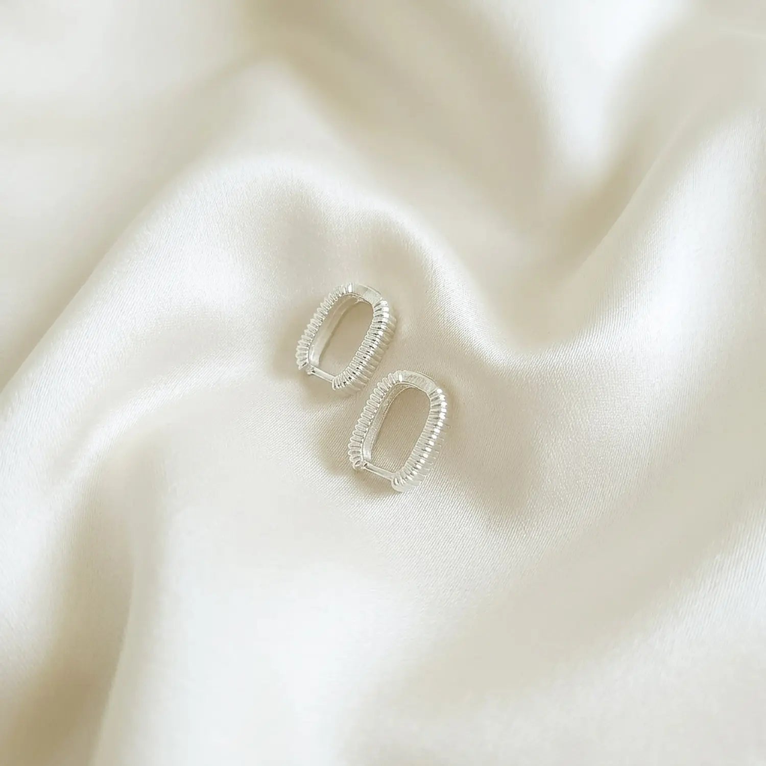 Brinco Argola Linhas