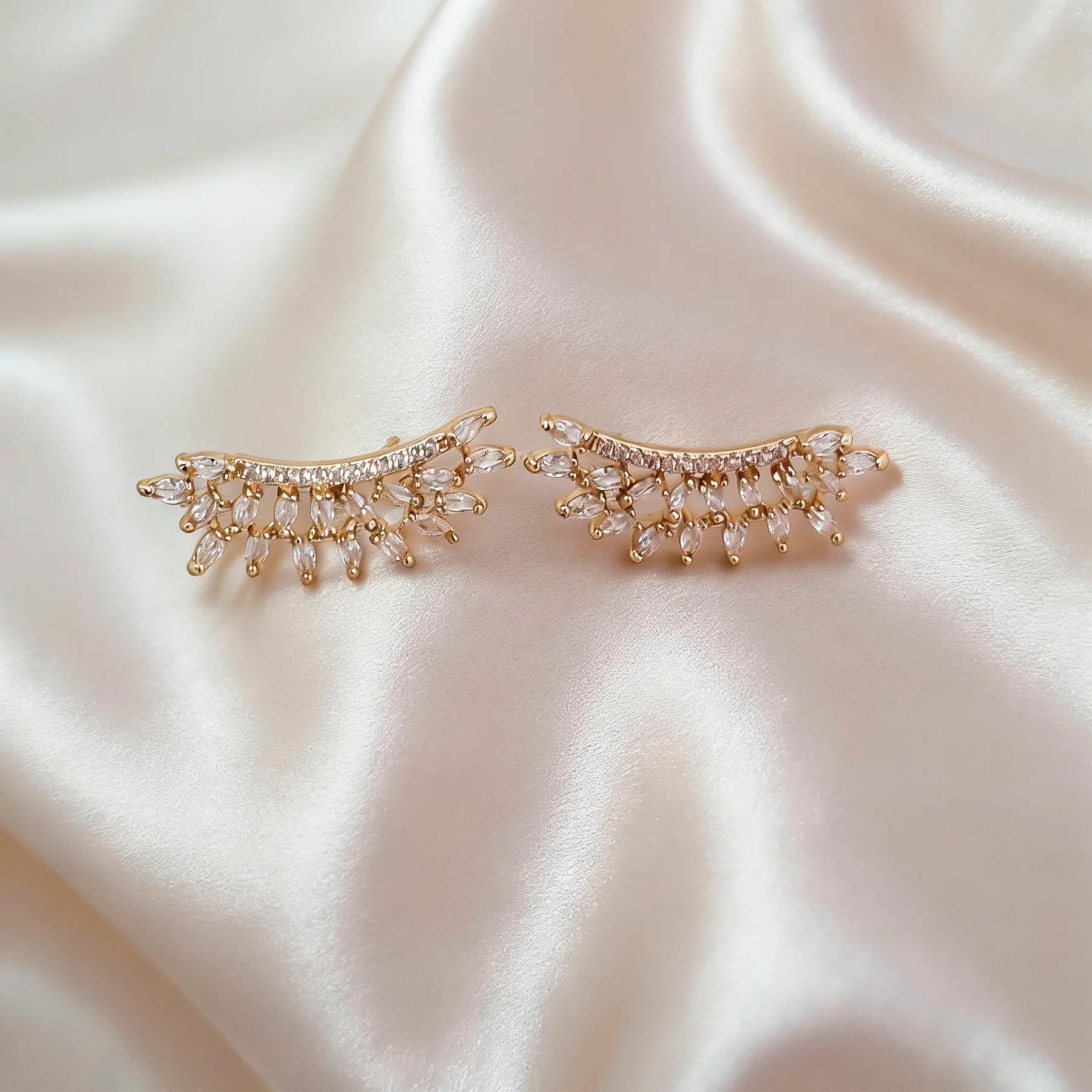 Brinco Zirconia Ear Cuff Varias Folhas Pequenas - Ouro