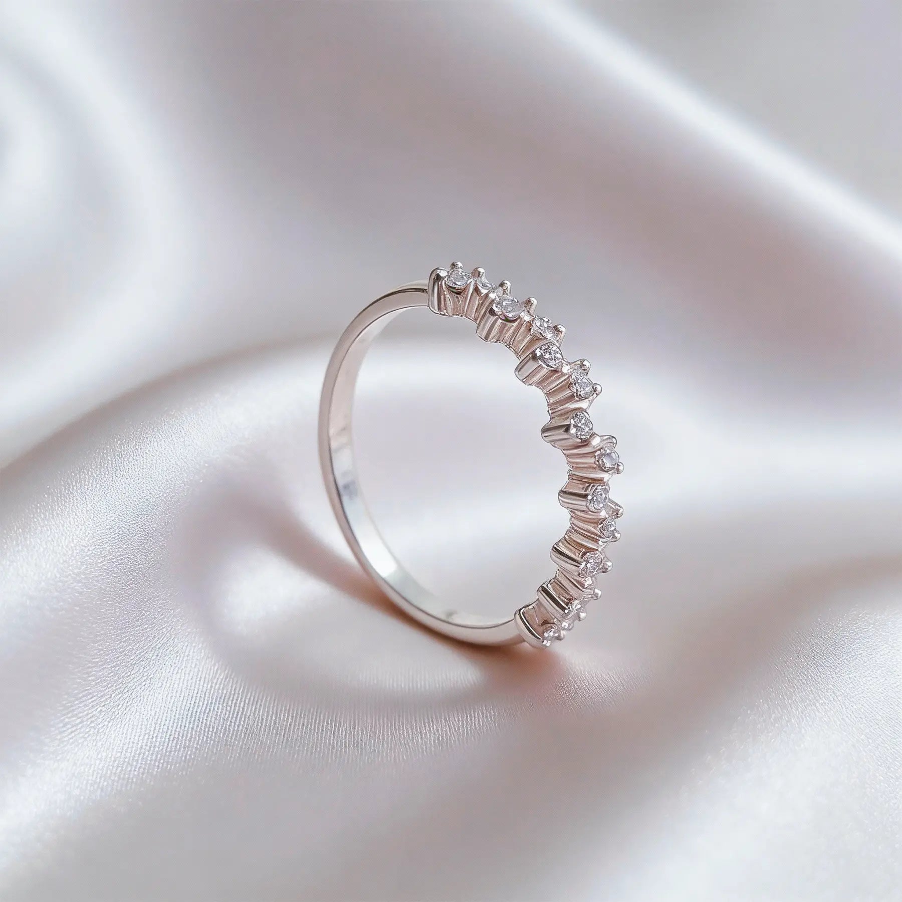 Anel Zircônias Cristais Clássico