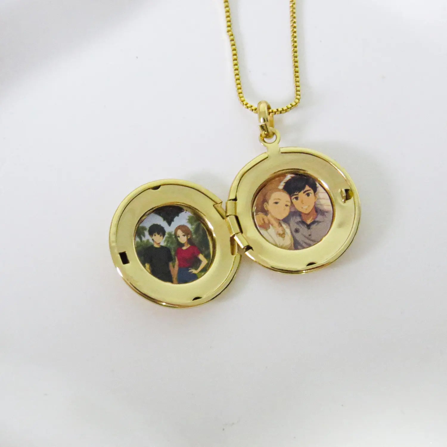 Relicário Redondo Trabalhado