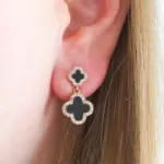 Brinco Trevo Pendurado Preto - Imagem 3