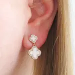 Brinco Trevo Pendurado Branco - Imagem 3