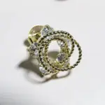 brinco zirconias entrelaçado ouro