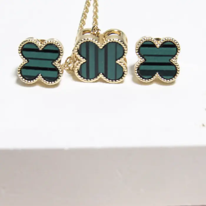 Conjunto Trevo Cores verde