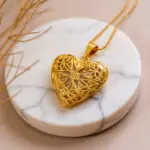 Colar Relicário Coração Arabesco